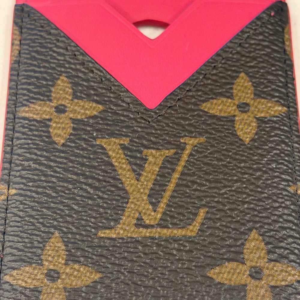 Like new Louis Vuitton Pink and Brown magnetic Card Holder LV - Picture 2 of 4